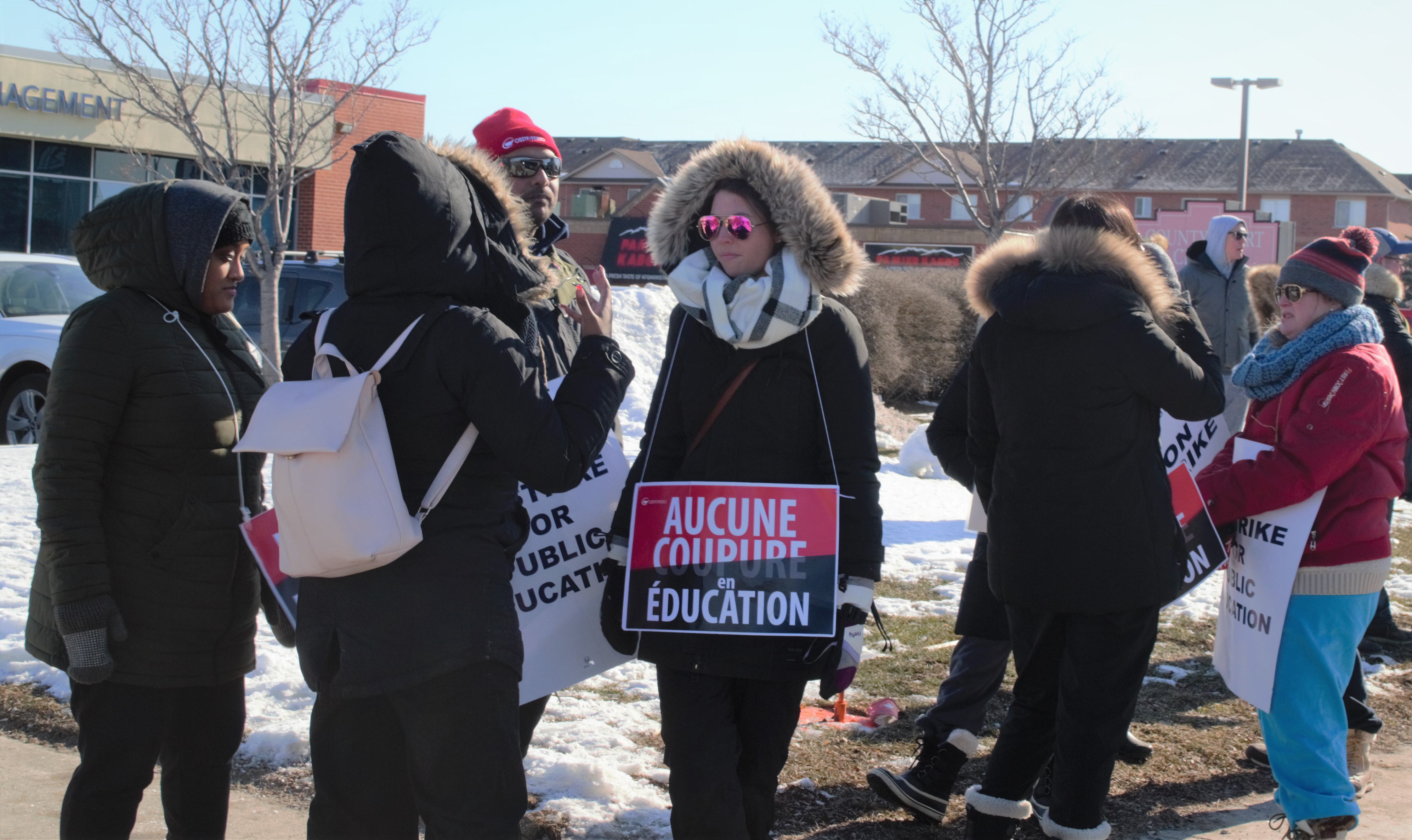 War of words as hundreds of teachers take to Peel streets