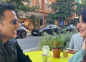 Akshay Kumar thanks Twinkle Khanna for ‘21 years of adventure’ with pic from anniversary date, fan calls them ‘cuties’