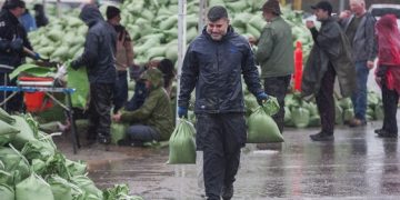 Flood risk rising in B.C. as rain predicted to melt low-lying snowpack