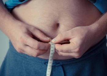 Weight gain leads to despondency and low self-worth in middle-aged men: Study