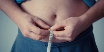 Weight gain leads to despondency and low self-worth in middle-aged men: Study
