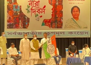 Jay Prakash Majumdar, suspended BJP leader, joins TMC in Mamata’s presence