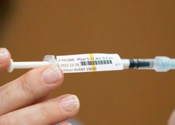 Tourism, business groups call on Canada to lift COVID-19 testing for fully vaccinated travellers