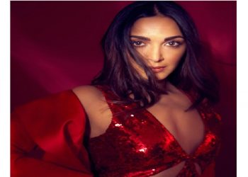 Kiara Advani sizzles in red hot short sequin dress with deep neckline; Pic goes viral