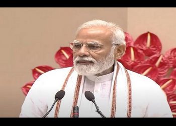 PM Modi urges district officials to chalk out plans to implement Central schemes