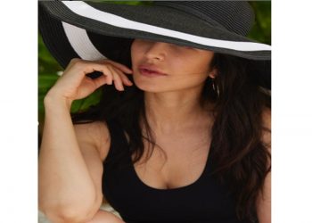 Katrina Kaif raises the temperature with ‘smokin-hot’ swimsuit pictures from beach vacay |