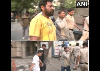 Jahangirpuri violence accused enters court in ‘Pushpa’ style; indicates ‘main jhukega nahi…’