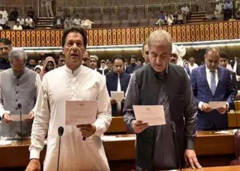 Pakistan SC seeks record of NA proceedings on no-trust vote; Imran Khan asks supporters to prepare for polls