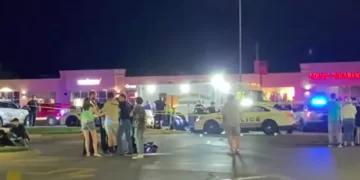 In US state of Nebraska, 2 killed, 20 hurt as cars plow through crowd