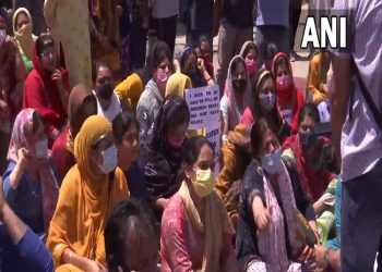 Massive protests in Kashmir over Rahul Bhat’s murder, Kashmiri Pandits demand safety, relocation to Jammu