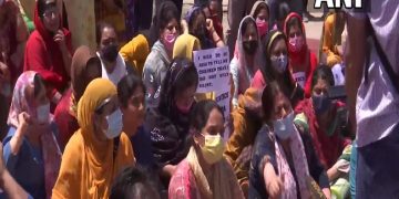 Massive protests in Kashmir over Rahul Bhat’s murder, Kashmiri Pandits demand safety, relocation to Jammu