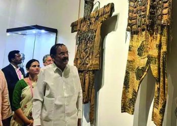 Vice President’s Tribute To Mahatma Gandhi At Monument In Africa