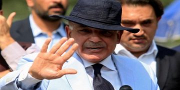 Pakistan To Ban Officials From Buying New Cars To Win IMF Bailout