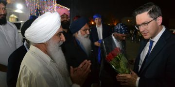 Pierre Poilievre visits a Sikh shrine to wish the Sikh community a happy Diwali