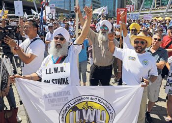 Countries back Canadian port workers’ strike.