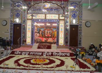 A large number of devotees paid obeisance at Nanaksar Gurdwara Brampton on the Gurpurab of Guru Nanak Dev