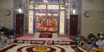 A large number of devotees paid obeisance at Nanaksar Gurdwara Brampton on the Gurpurab of Guru Nanak Dev